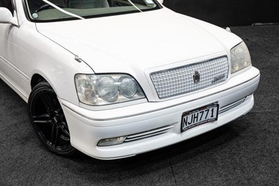2000 Toyota Crown - Thumbnail