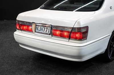 2000 Toyota Crown - Thumbnail