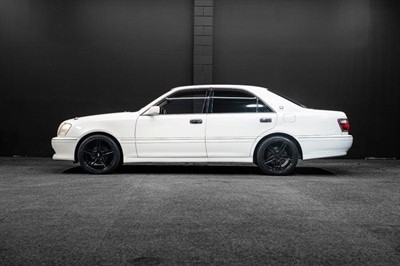 2000 Toyota Crown - Thumbnail