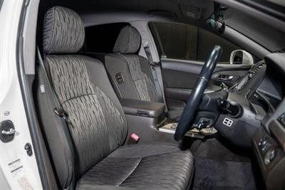 2012 Toyota Crown - Thumbnail