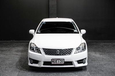 2011 Toyota Crown - Thumbnail