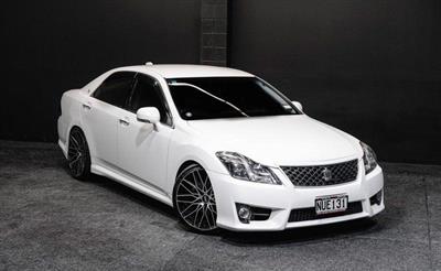 2011 Toyota Crown - Thumbnail