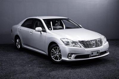 2012 Toyota Crown - Thumbnail