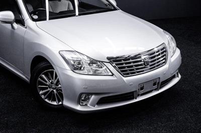 2012 Toyota Crown - Thumbnail