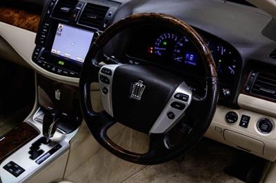 2012 Toyota Crown - Thumbnail
