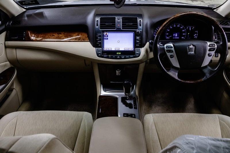 2012 Toyota Crown