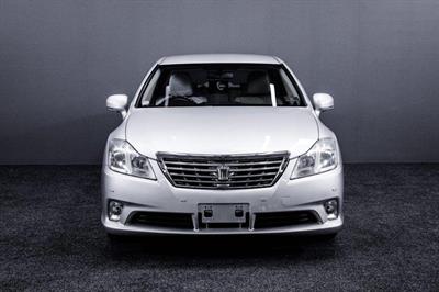2012 Toyota Crown - Thumbnail