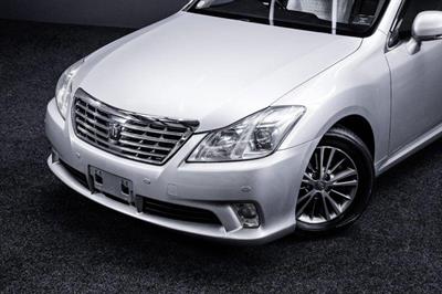 2012 Toyota Crown - Thumbnail