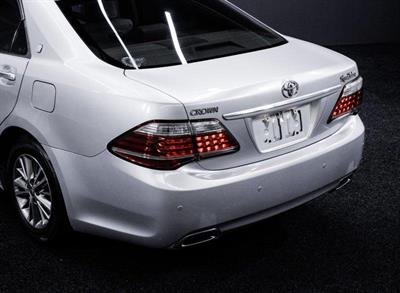 2012 Toyota Crown - Thumbnail