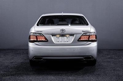 2012 Toyota Crown - Thumbnail