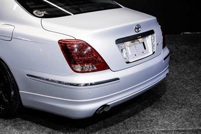 2005 Toyota Crown - Thumbnail