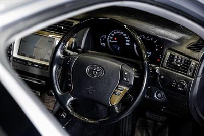 2005 Toyota Crown - Thumbnail