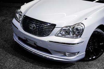 2005 Toyota Crown - Thumbnail