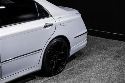 2005 Toyota Crown - Thumbnail