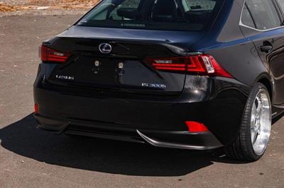 2014 Lexus IS 300h - Thumbnail