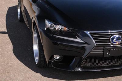 2014 Lexus IS 300h - Thumbnail