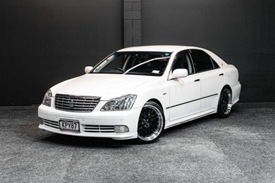 2004 Toyota Crown