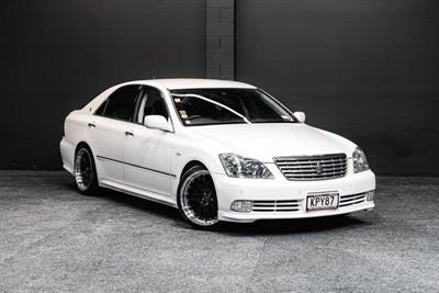 2004 Toyota Crown - Thumbnail