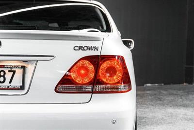 2004 Toyota Crown - Thumbnail