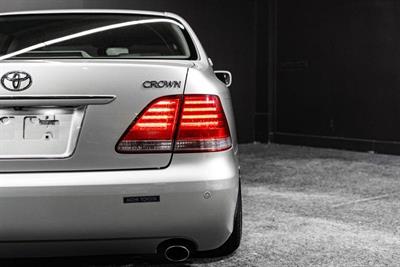 2004 Toyota Crown - Thumbnail