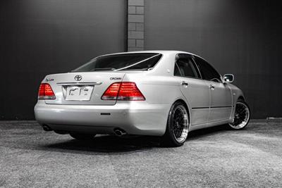 2004 Toyota Crown - Thumbnail