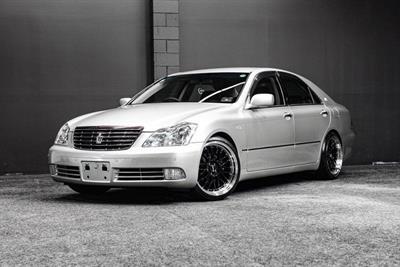 2004 Toyota Crown - Thumbnail
