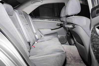 2004 Toyota Crown - Thumbnail