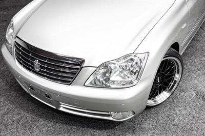 2004 Toyota Crown - Thumbnail