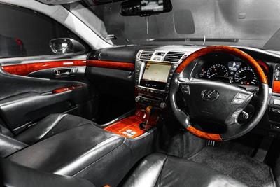 2011 Lexus LS 460 - Thumbnail
