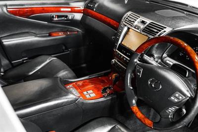 2011 Lexus LS 460 - Thumbnail