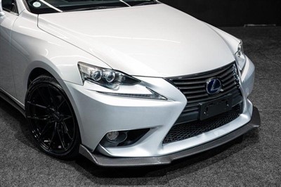 2013 Lexus IS 300h - Thumbnail