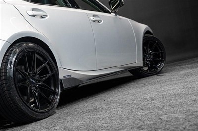 2013 Lexus IS 300h - Thumbnail