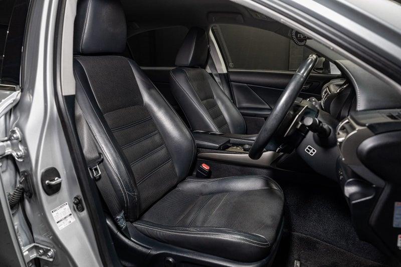 2013 Lexus IS 300h