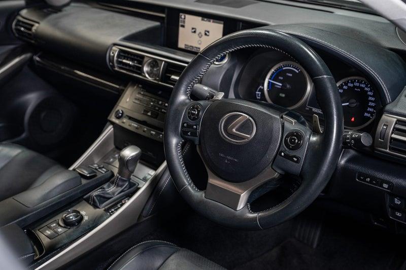 2013 Lexus IS 300h