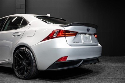 2013 Lexus IS 300h - Thumbnail