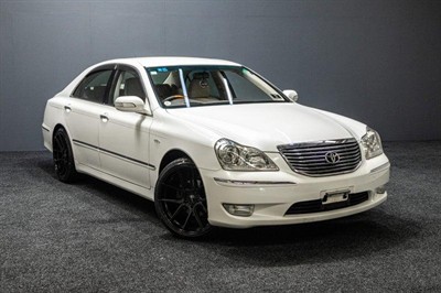 2004 Toyota Crown - Thumbnail