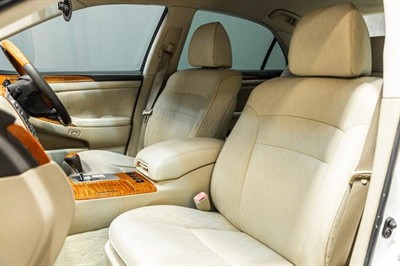 2004 Toyota Crown - Thumbnail