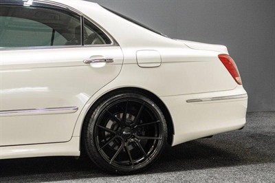 2004 Toyota Crown - Thumbnail