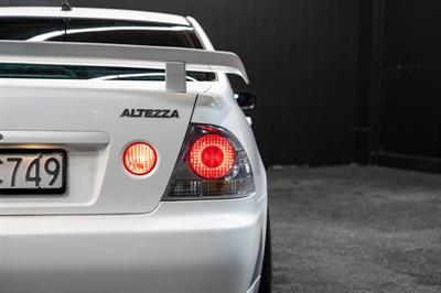 2001 Toyota Altezza - Thumbnail