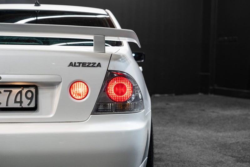 2001 Toyota Altezza