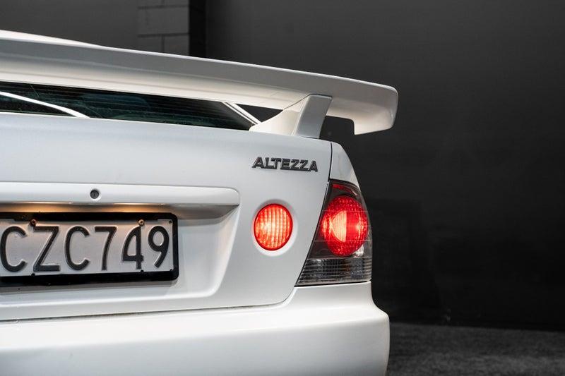 2001 Toyota Altezza