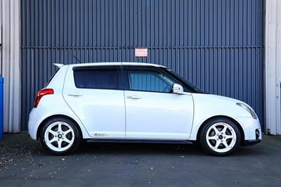 2009 Suzuki Swift - Thumbnail
