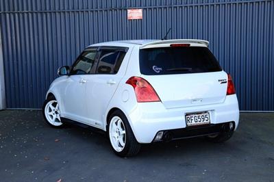 2009 Suzuki Swift - Thumbnail