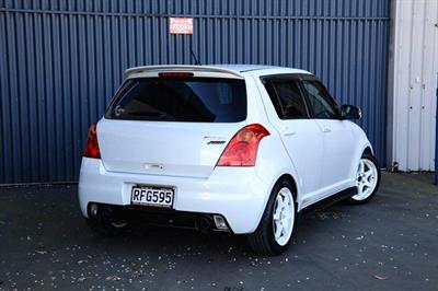 2009 Suzuki Swift - Thumbnail