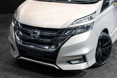 2017 Nissan Serena - Thumbnail