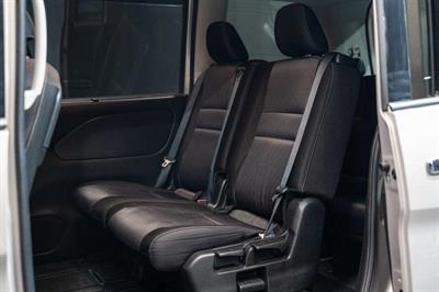 2017 Nissan Serena - Thumbnail