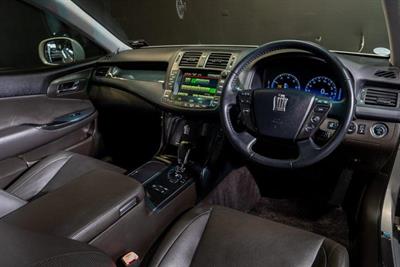 2009 Toyota Crown - Thumbnail