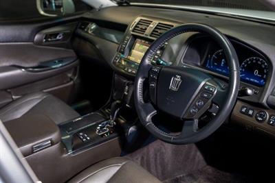 2009 Toyota Crown - Thumbnail