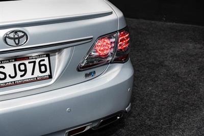 2009 Toyota Crown - Thumbnail