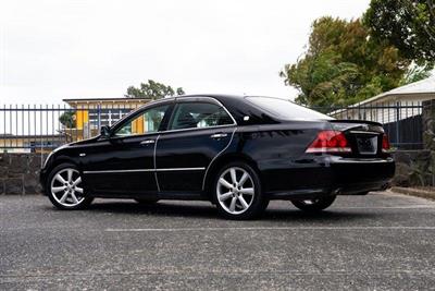 2005 Toyota Crown - Thumbnail